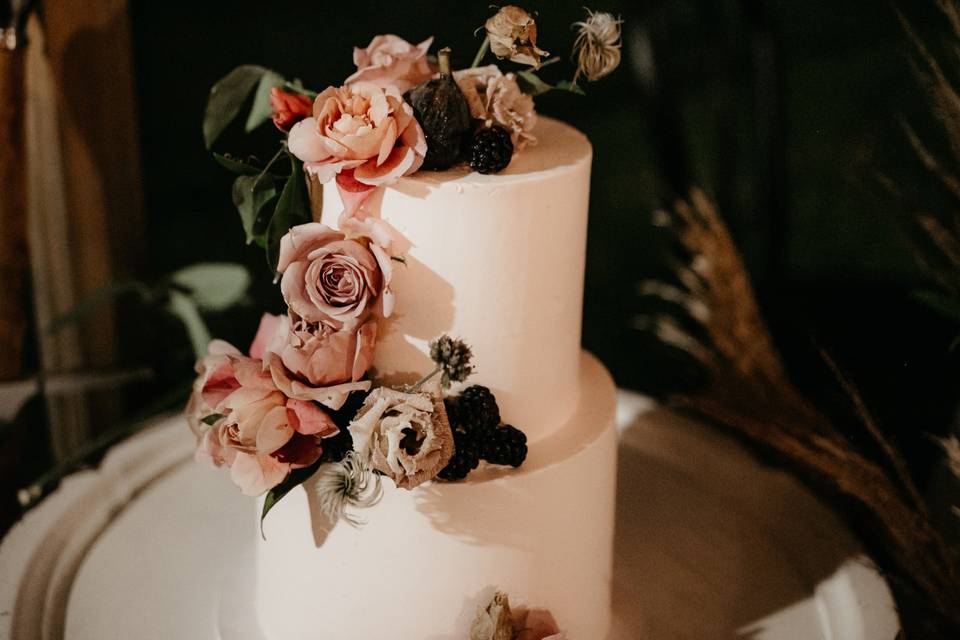 Contemporary wedding cake