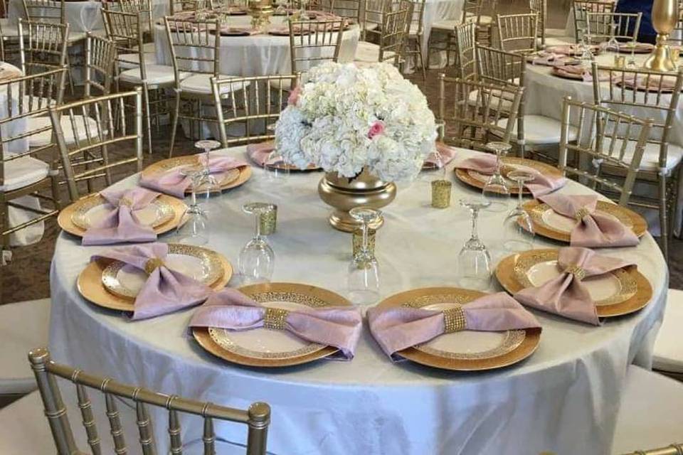 Gold & Blush Guest Table
