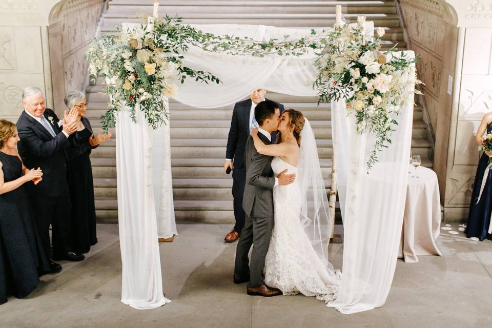 First kiss as husband and wife