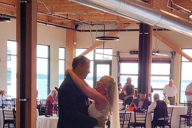 Happy couples first dance