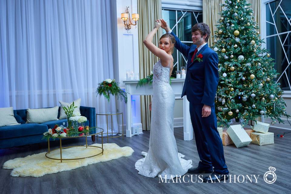 First dance of Bride and Groom