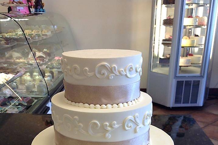 3-tier wedding cake