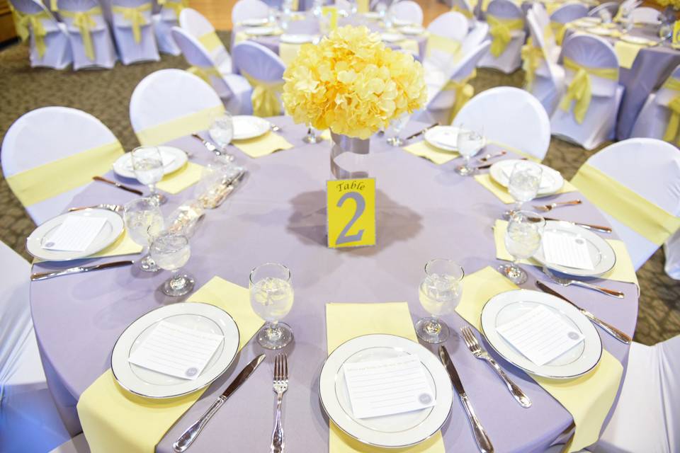 Table setting in lilac