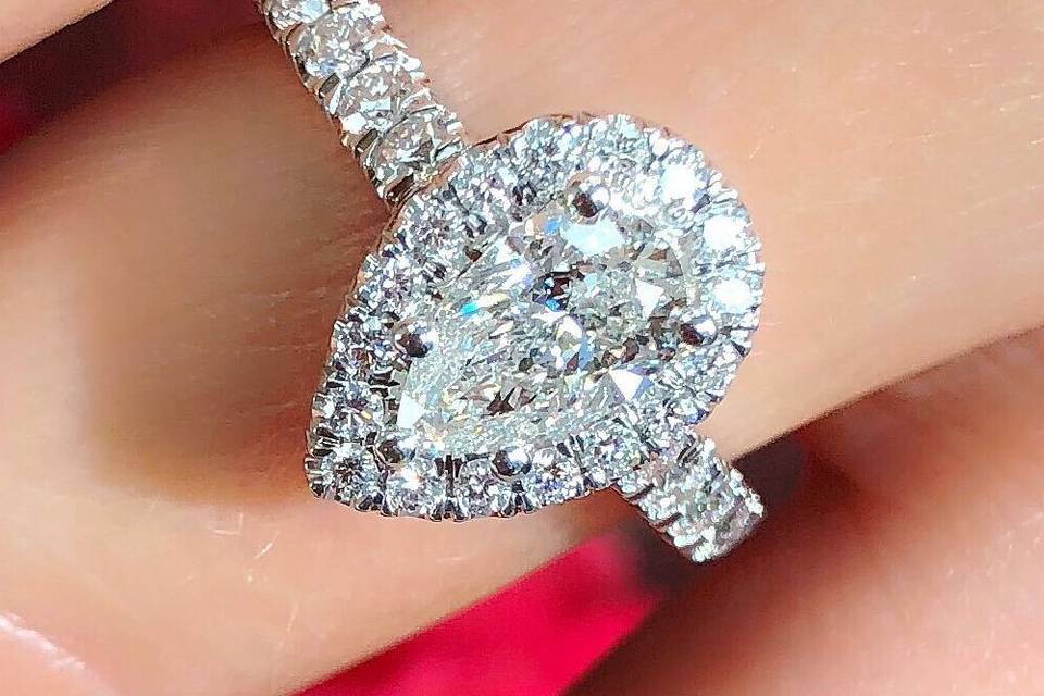 Pear shaped diamond