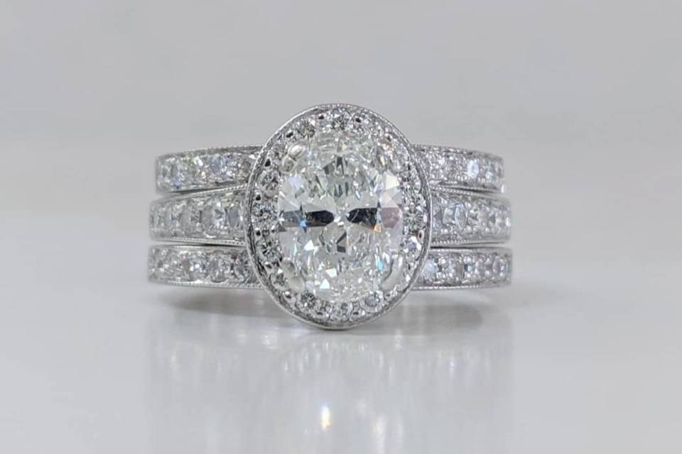 Oval diamond wedding set