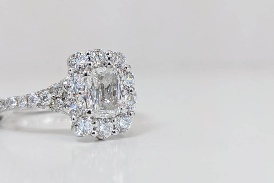 Diamond engagement ring