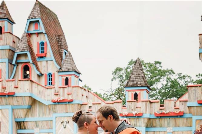 PC: Complete Weddings + Events