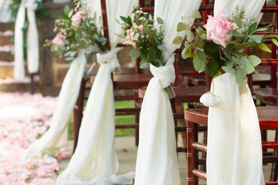 Aisle decor