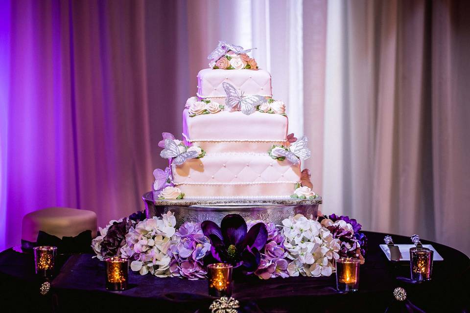 Cake with butterfly décor
