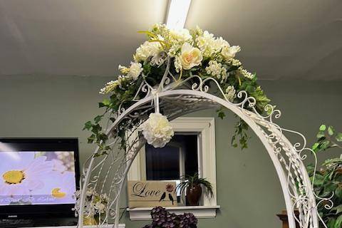 Wedding Arch available rent