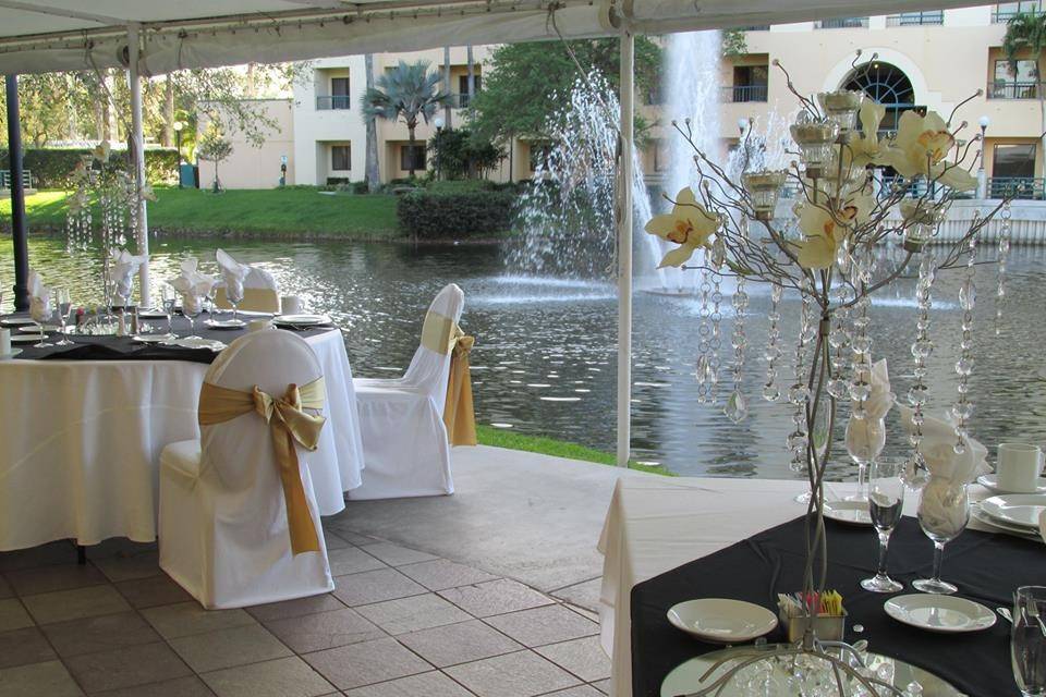 Lakeside Terrace