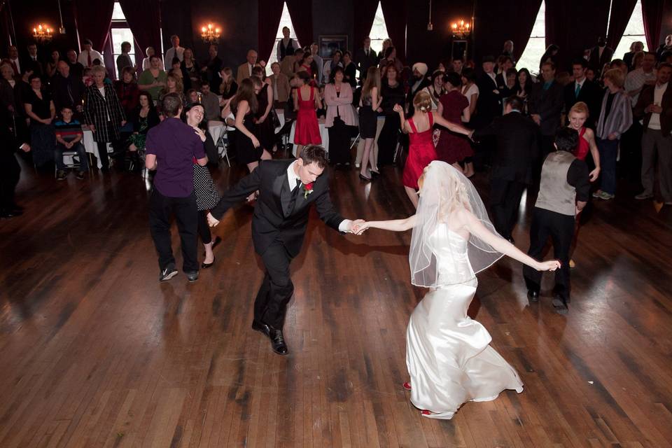 Fun on the dance floor - Tom Ellis Photography