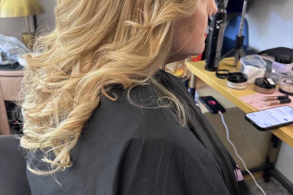 Clip in extension with curls