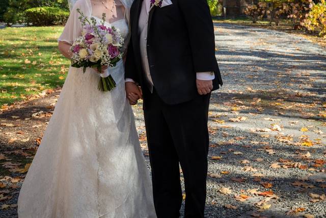 Kiss infront of church