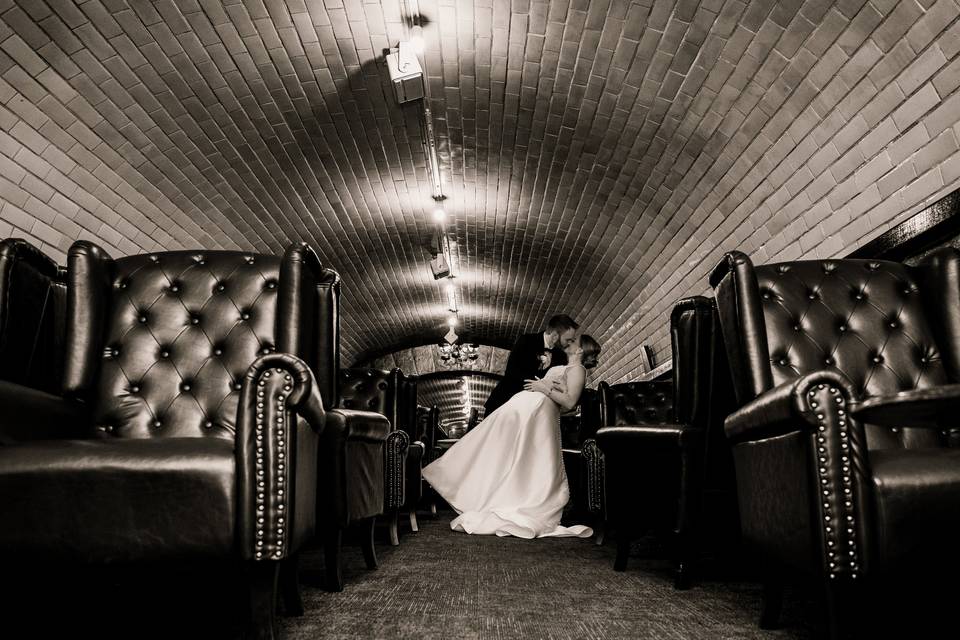 Tunnel bar