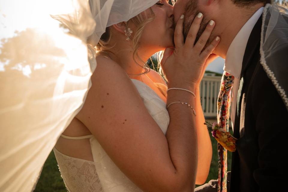Under vail kiss