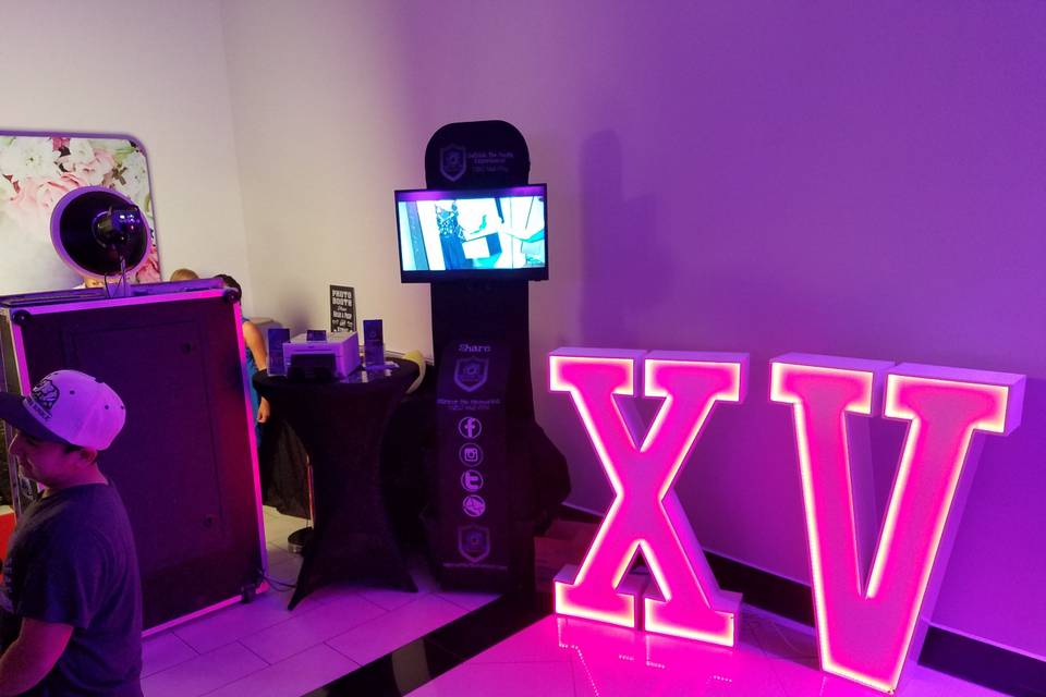 XV LED Letters