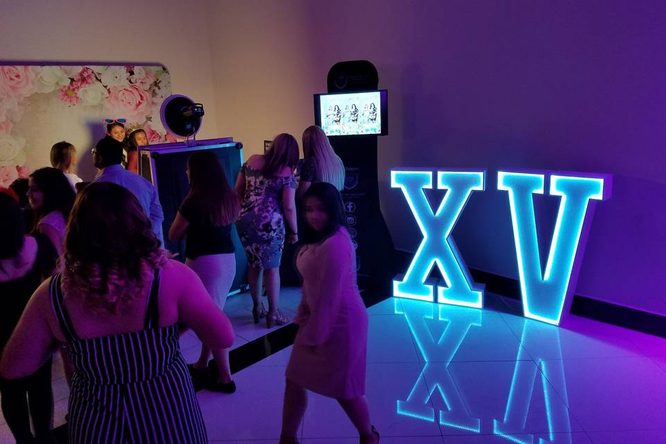 XV LED Letters