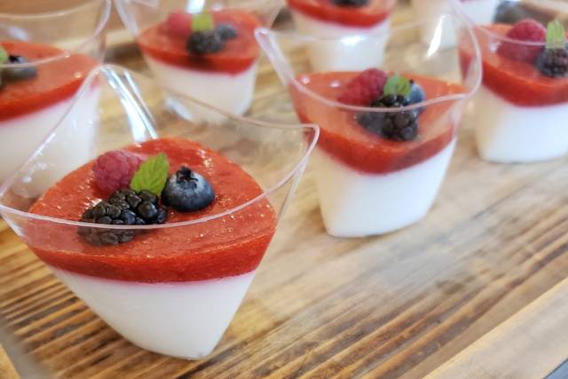 Pannacotta with raspberry coul