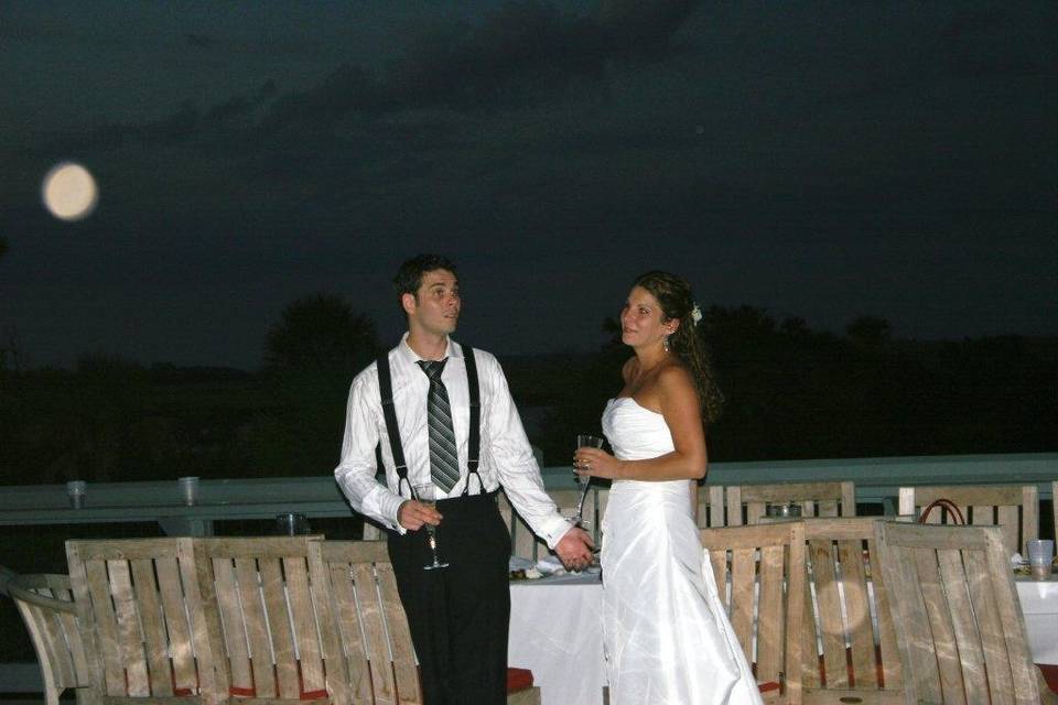 A full moon blessed the wedding reception.