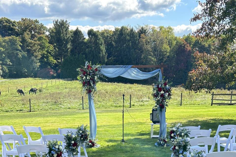Felicity Farms outdoor wedding