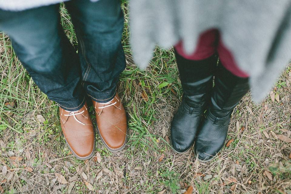 Sweet couple Jenna & Nathan engagement session in Katy countryside | Daria Ratiff photography of Katy, TX. Daria Ratliff provides wedding, engagement and portrait photography in West Houston, Katy, Fulshear, Cinco Ranch areas.