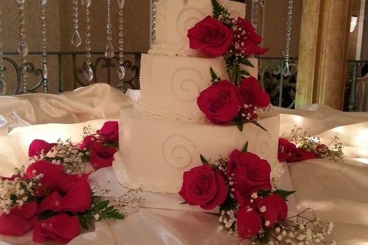 Wedding cake with roses