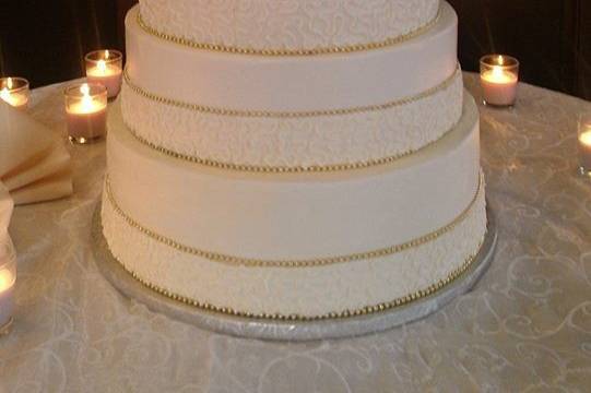 Wedding cake with a separated tier