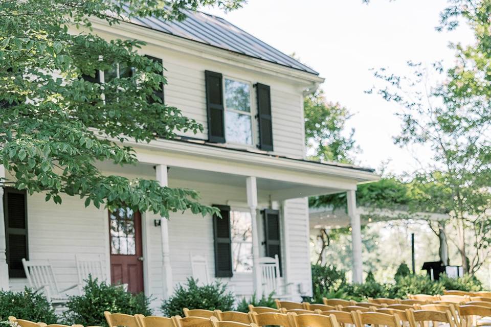 Farmhouse front yard