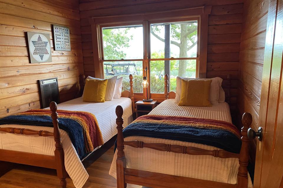 Cabin bedroom 3
