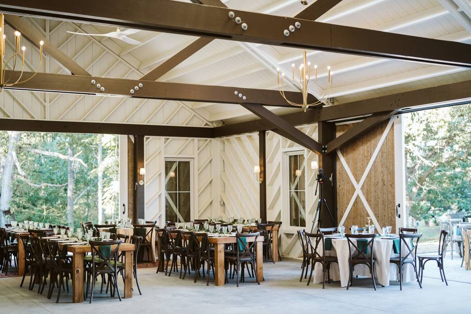 Tupelo House setting