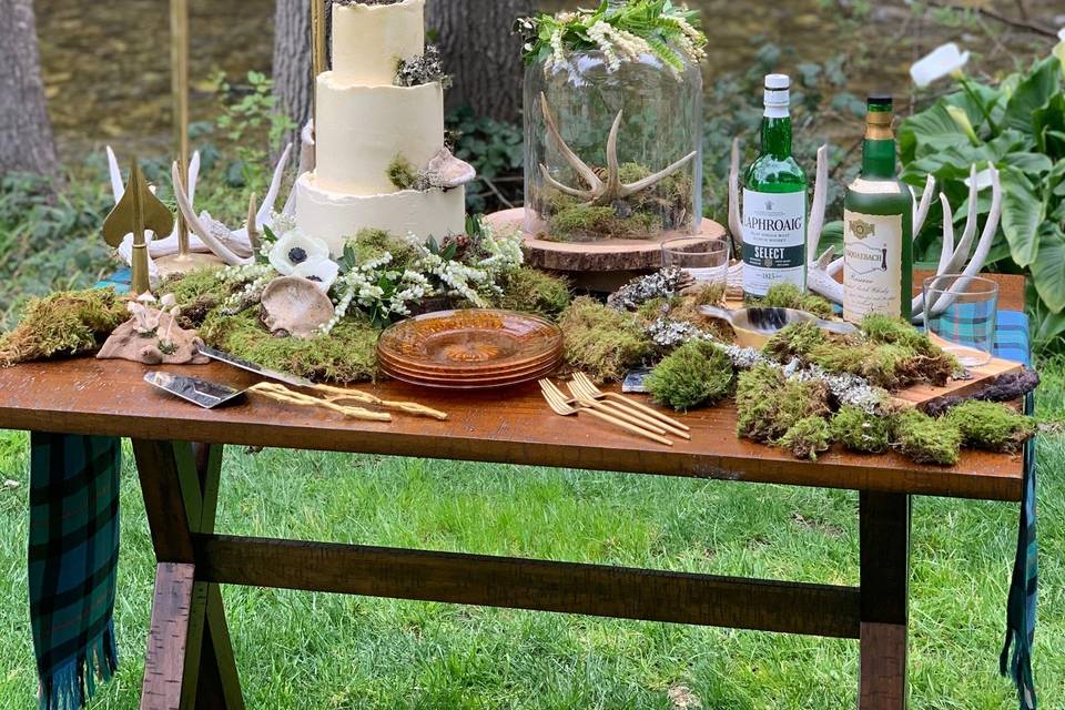 Cake Table with Amber plates