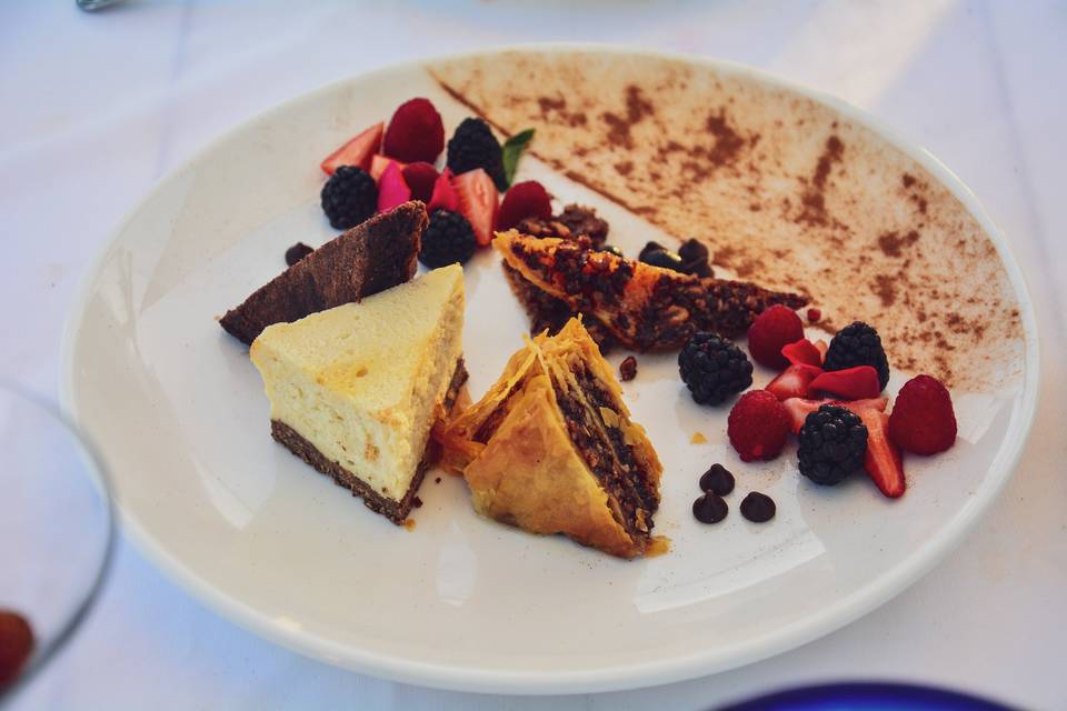 Dessert sampler plate