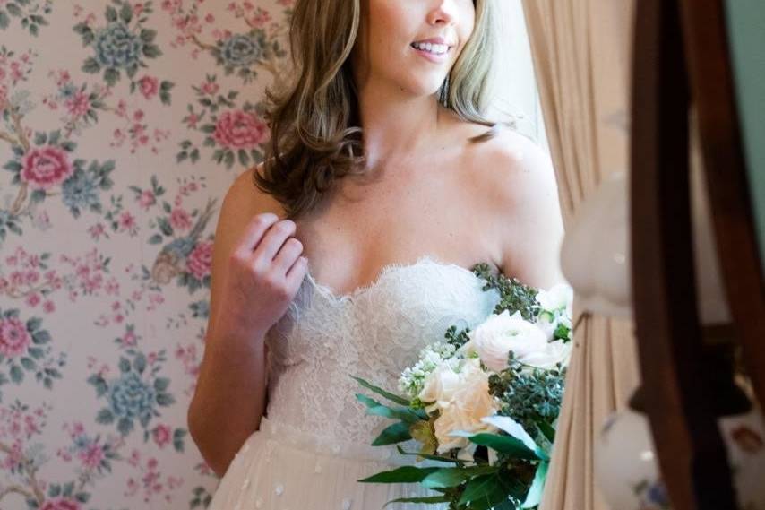 Bride holding her bouquet