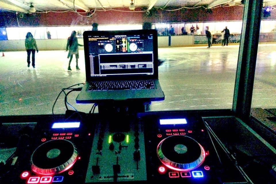 DJ mixing table​