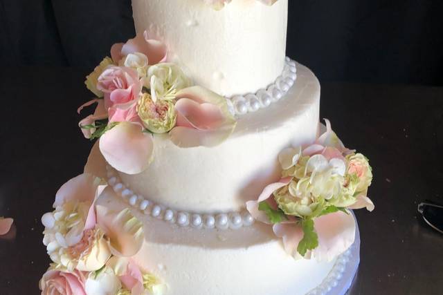 Sweetcakes by Bernadette Martin Wedding Cake Beaumont CA