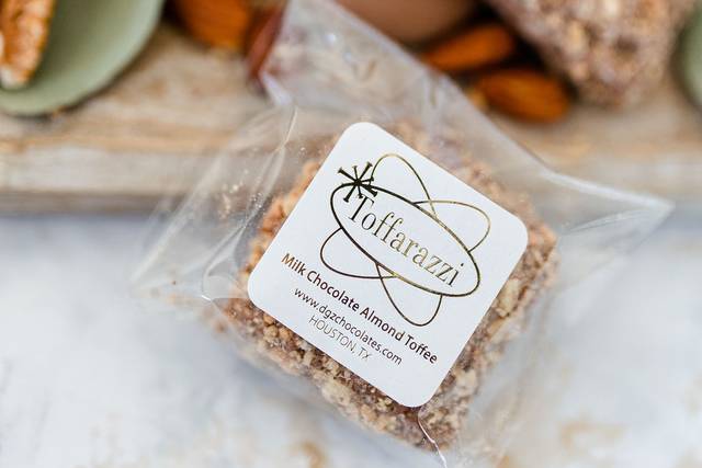 Chocolate favors and desserts