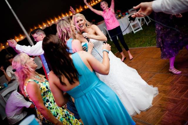 The bride singing