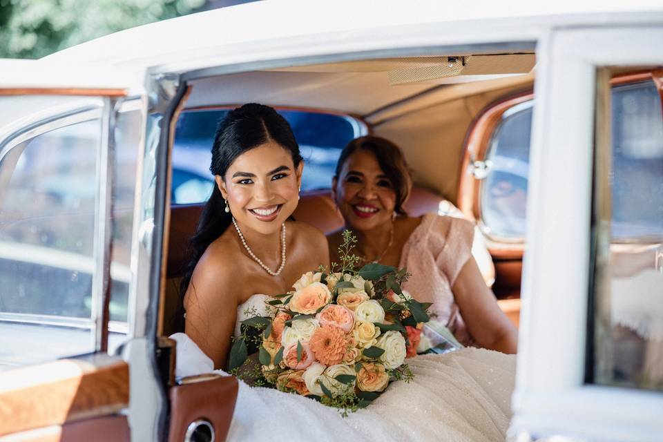Bride getting out of the limo
