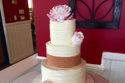 Rustic chic wedding cake