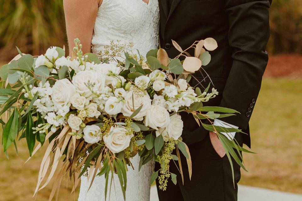 White, green and gold bouquet