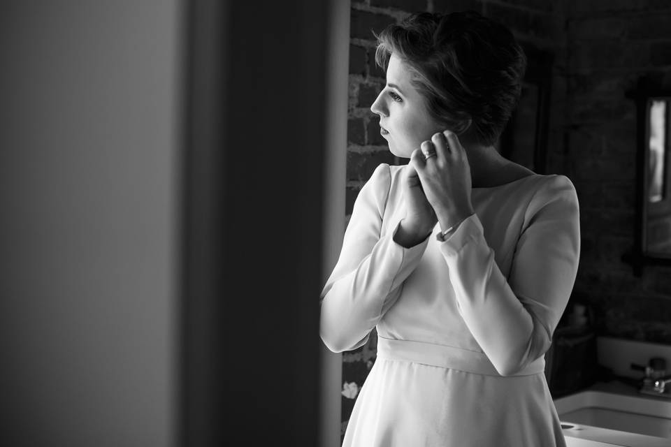 Short hair bride