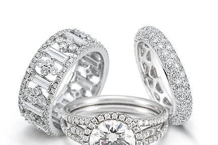 At Lauren B Jewelry of New York we offer our clients a full range of diamond engagement and bridal jewelry.