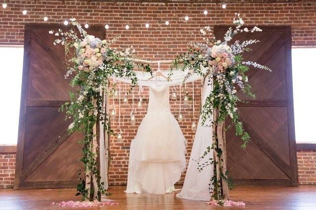 Arbor/Wedding dress