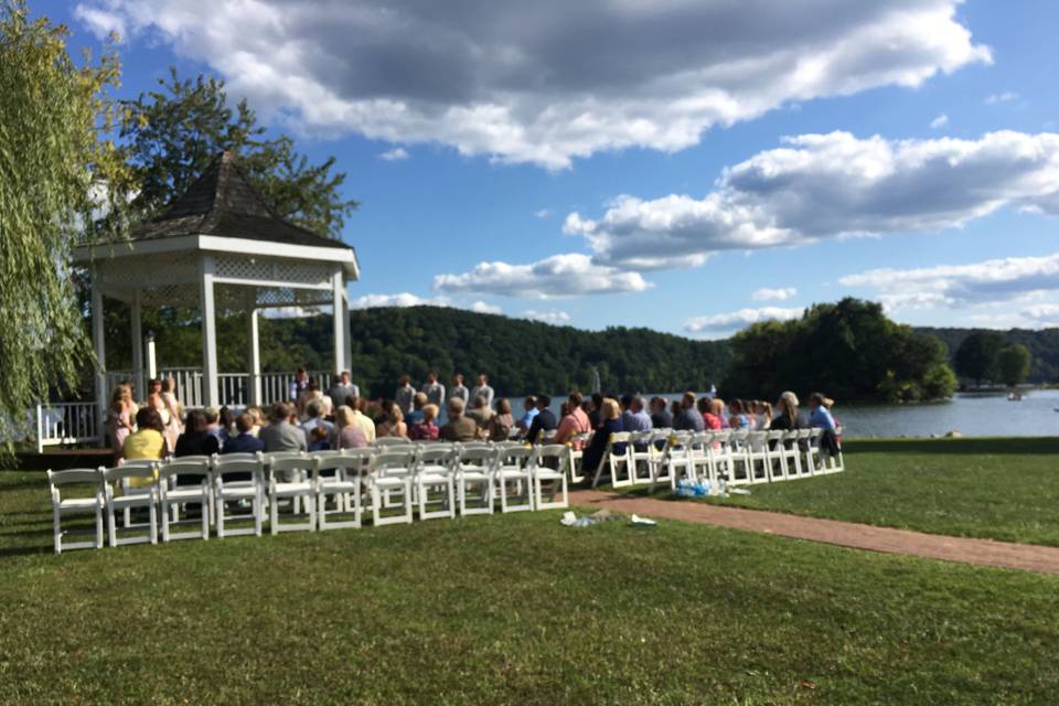 Outdoor wedding by the lake