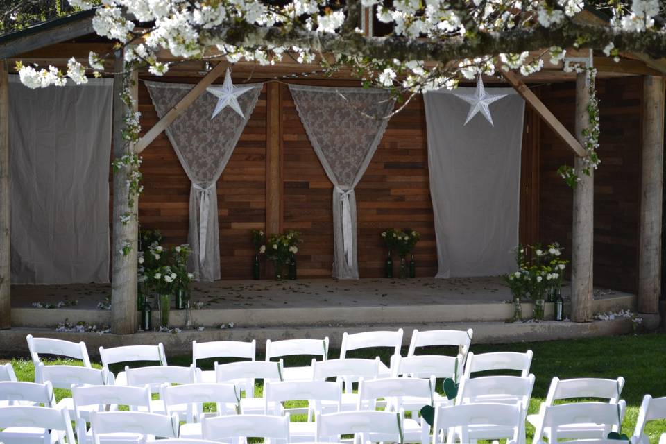 Adaptable ceremony space