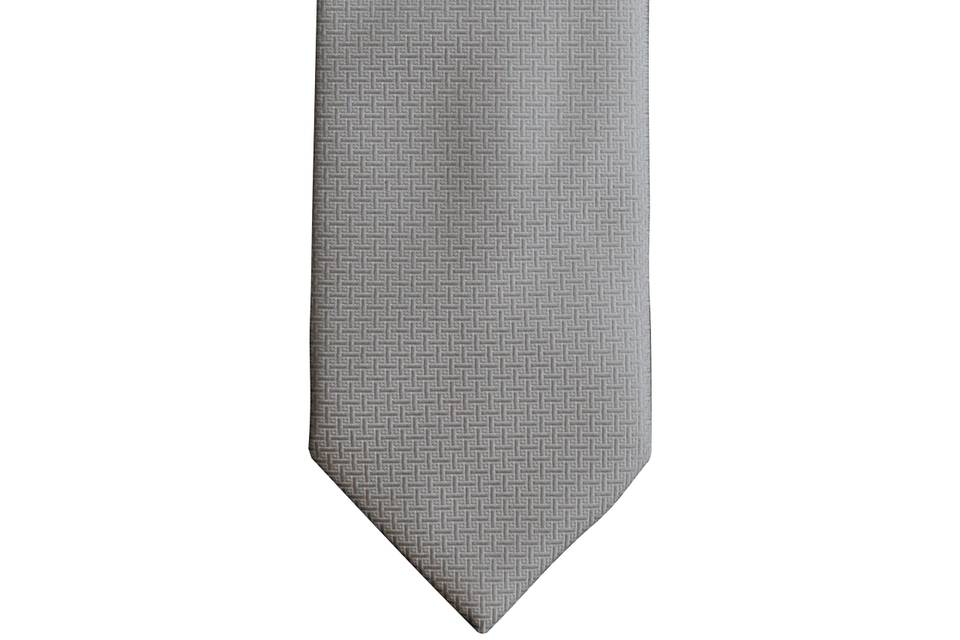 Grey_necktie_with_lines