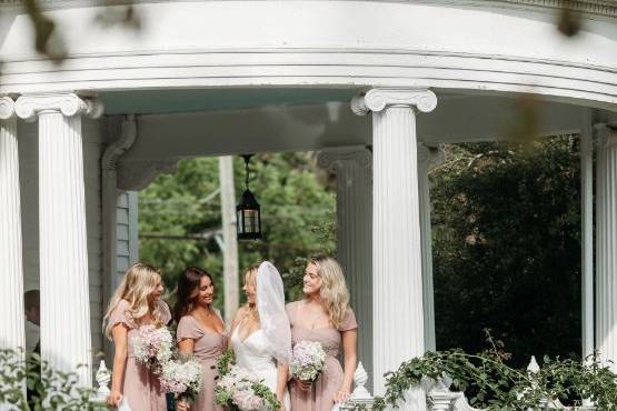 Bridal party on the porch