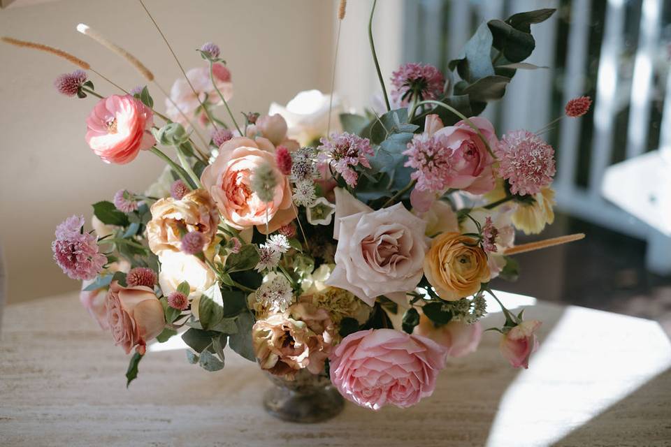 Peachy pink centerpiece