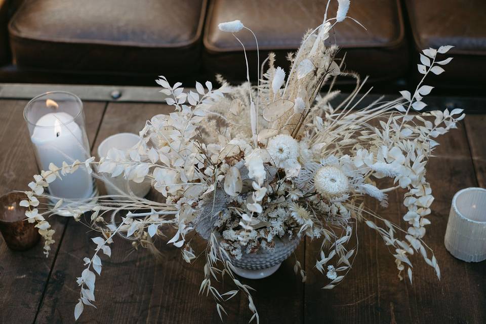 Dried neutral centerpieces